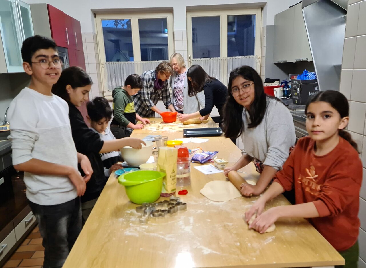 Weihnachstplätzchen-Backaktion im Jugendtreff - Ein schönes Wiedersehen Image 1