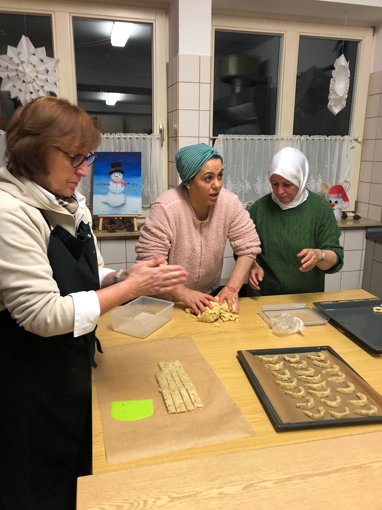 Vorweihnachtsbacken im Lohner Jugendtreff Image 5