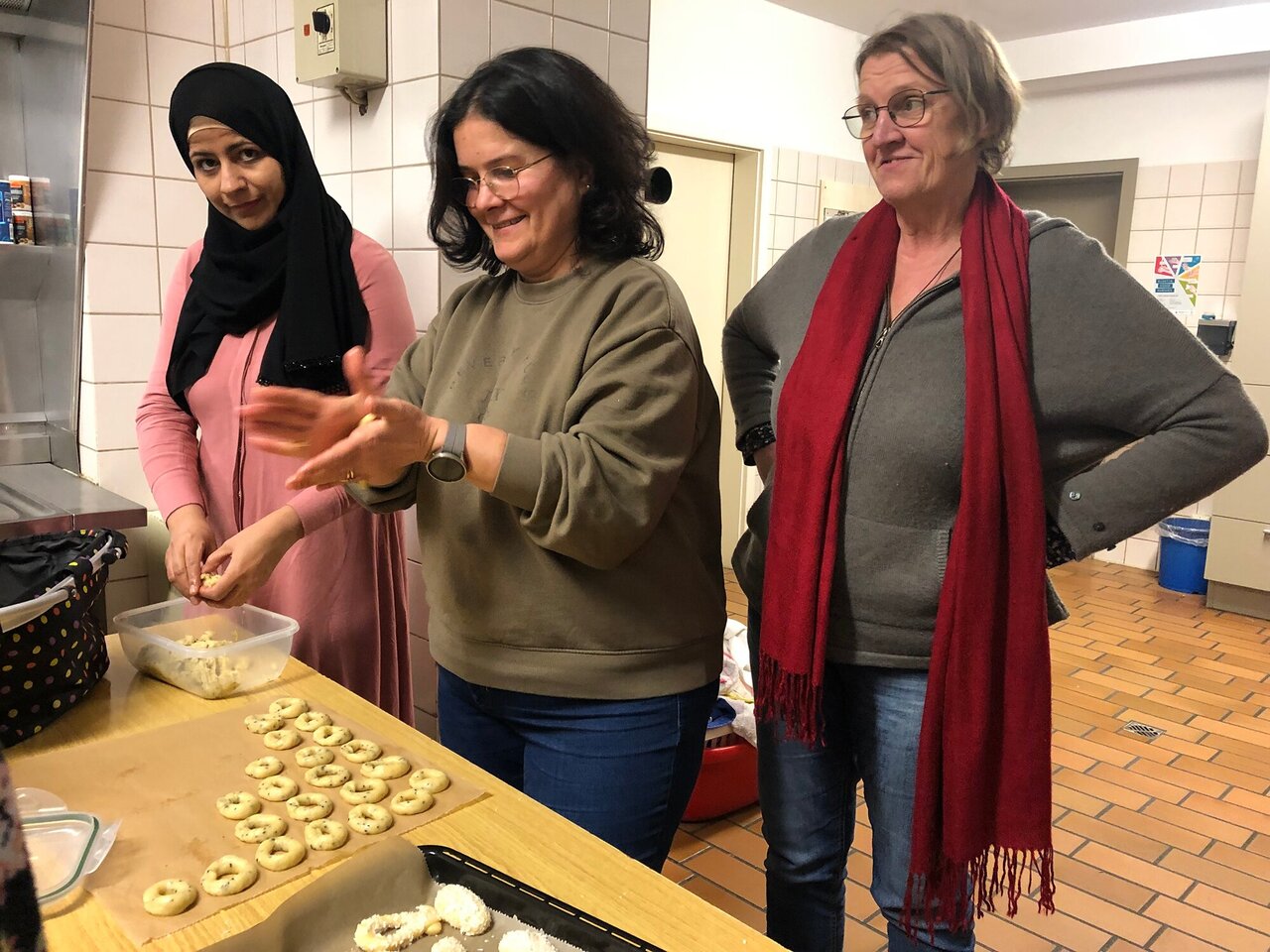 Vorweihnachtsbacken im Lohner Jugendtreff Image 8